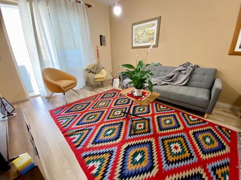 Апартаменты *Heart Of New Bazaar 1 Bed Apt* Тирана Экстерьер фото